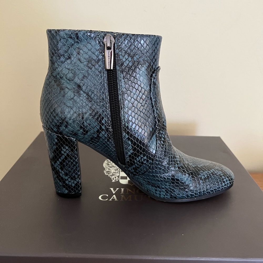 VINCE CAMUTO Sanstan bootie dark teal snake leather -6.5-NIB! - Picture 5 of 8